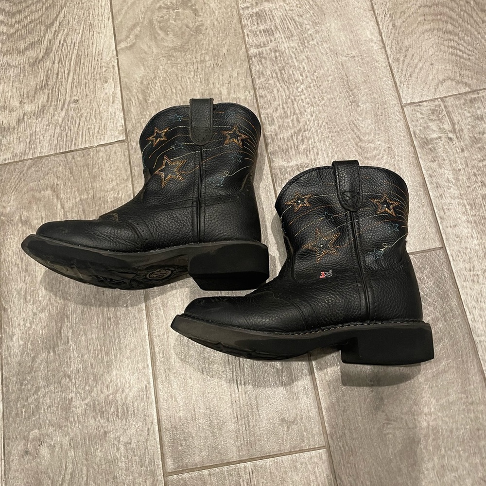 Justin Cowboy boots size 1.5 for boys or girls